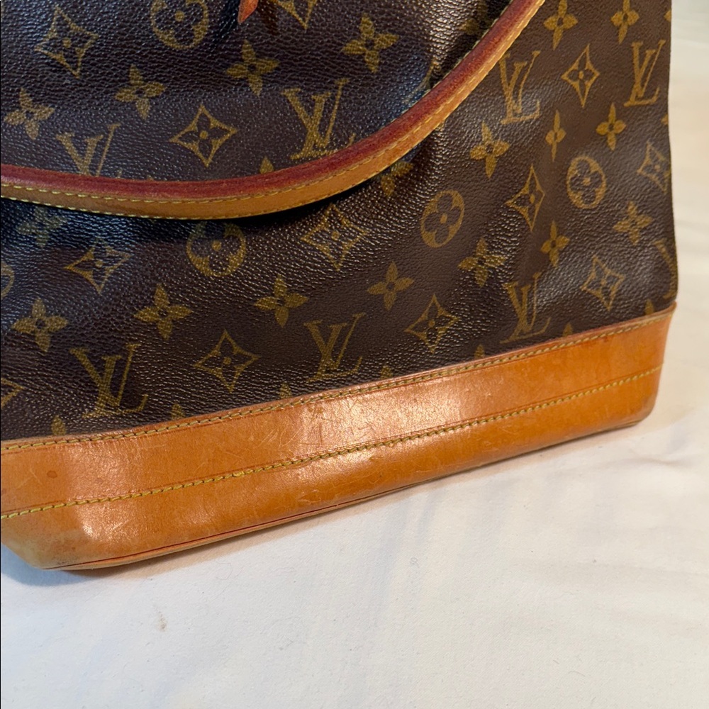 Louis Vuitton Brown Monogram Shoulder Bag - Picture 5 of 6